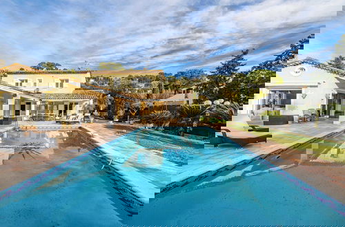 Foto 21 - Luxurious Private 6-bed Villa With Pool Mougins