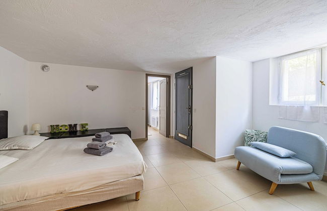 Luxurious Private 6-bed Villa With Pool Mougins - Photo 9