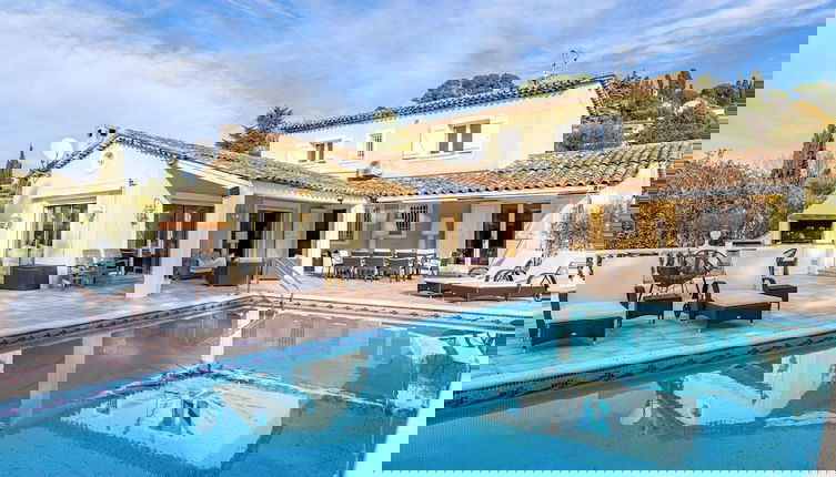 Foto 1 - Luxurious Private 6-bed Villa With Pool Mougins