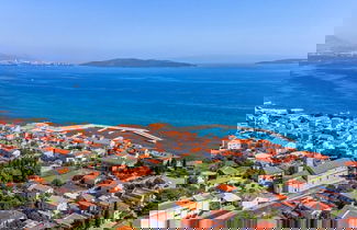 Foto 1 - Sunny and Sleek Apartment Kastel Novi With Terrace