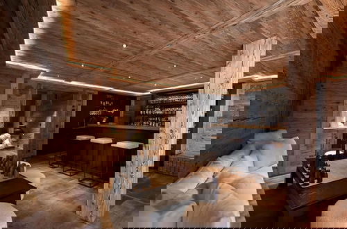 Photo 10 - Spacious Chalet With Private Pool