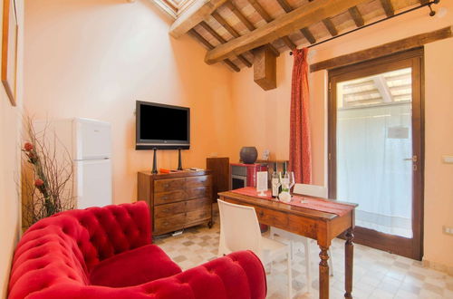 Foto 10 - Captivating Apartment in Ascoli Piceno with Hot Tub