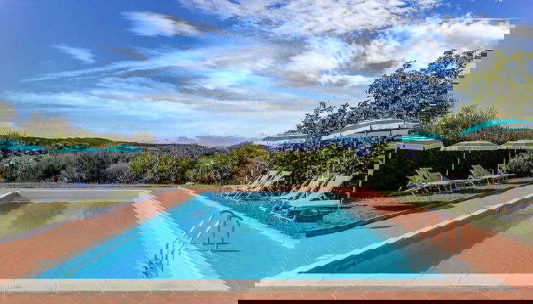 Foto 1 - Farmstay in Tuscany With Pool & Garden