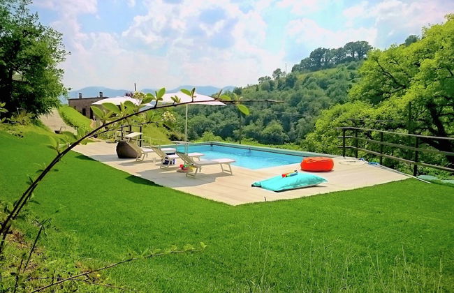 Spacious Villa With Pool in Fabriano Italy - Foto 1