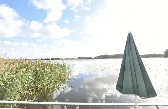 Striking Holiday Home in Sternberg With Jetty - Foto 39