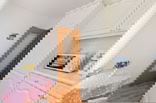 Photo 11 - Attractive Apartment in Klutz Near the Sea