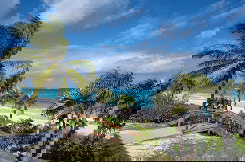 Foto 21 - Tranquil Waters: Private Oceanfront Retreat