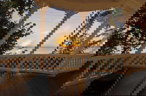 Foto 15 - Tropical Bliss: Secluded Island Cottage