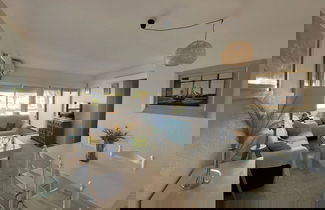 Foto 1 - Lovely 2 Bedroom Apartment Near the Beach