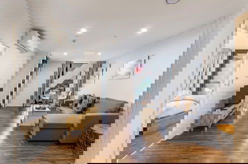 Foto 7 - Stunning Ellerslie Apartment + Private Balcony!