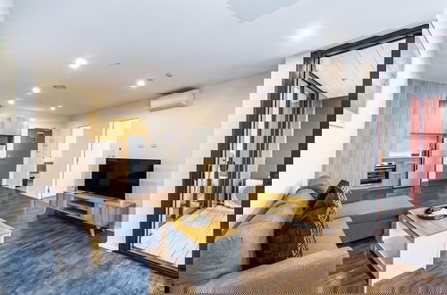 Foto 5 - Stunning Ellerslie Apartment + Private Balcony!