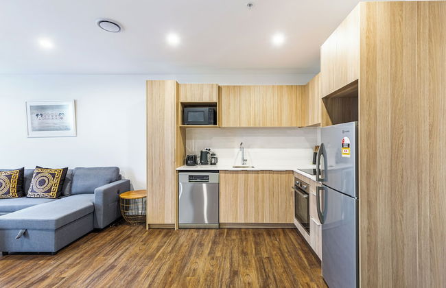 Stunning Ellerslie Apartment + Private Balcony! - Foto 4