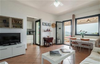 Foto 1 - Picturesque Flat With sea View