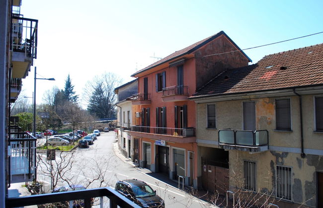 Bnbook - Sesto Calende Train Station - Foto 31