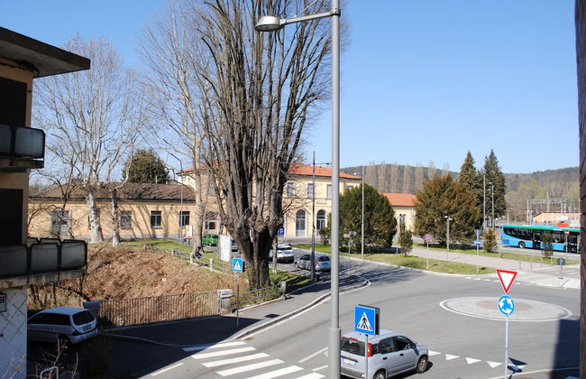 Bnbook - Sesto Calende Train Station - Foto 30