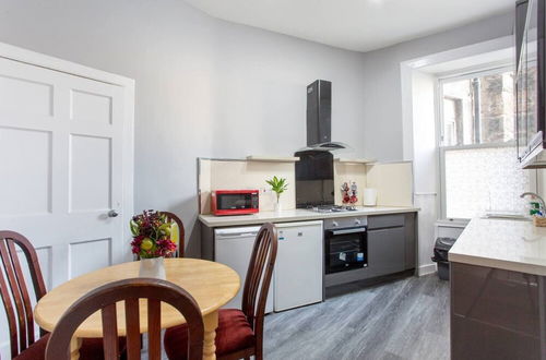 Photo 23 - Stunning 2-bed Apartment in Central Edinburgh