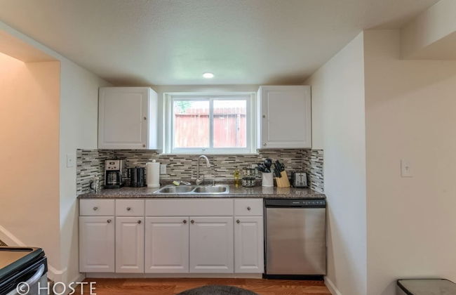 2BR Comfy Condo & Cute Patio Broadmoor Area - Foto 8