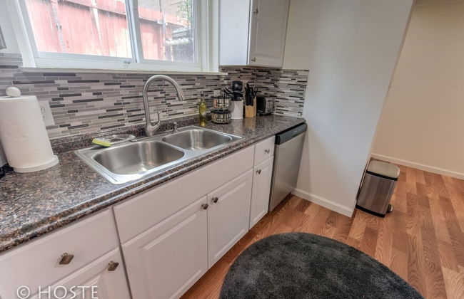 2BR Comfy Condo & Cute Patio Broadmoor Area - Foto 9
