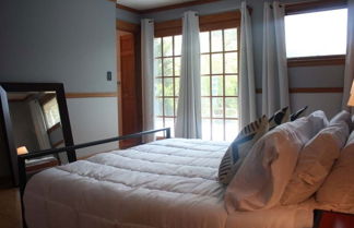 Photo 3 - Gorgeous 3bd/2ba Vacation House in the Vineyard