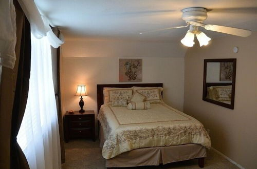Photo 2 - Gulf 4 Bedroom Condo by Fountain Vista Homes