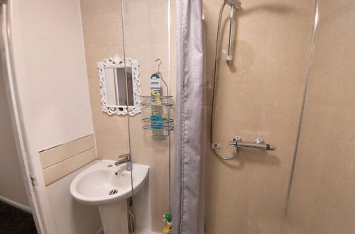 Photo 16 - 2-beds Studio Located in Parkgate Rotherham