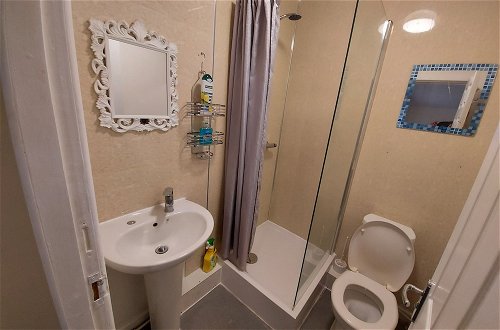 Photo 14 - 2-beds Studio Located in Parkgate Rotherham