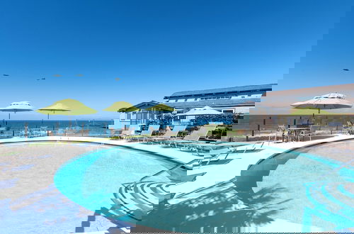 Photo 49 - Wave Crest Resort