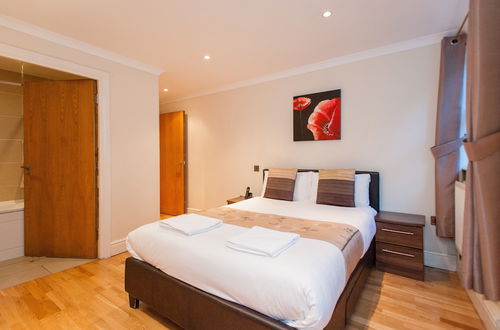 Photo 2 - London Serviced Apartments