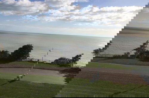 Photo 33 - Apartment in Folkestone Near Sandgate Beach