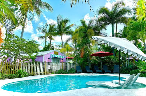 Photo 13 - Bahama Breeze Bungalow, Pool and Close to Shops & Restaurants, Downtown, Kravis Center