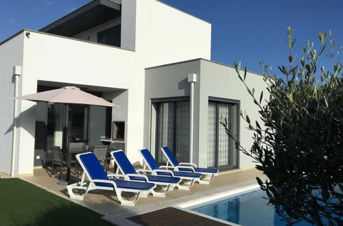 Foto 13 - Luxury Villa With Private Pool