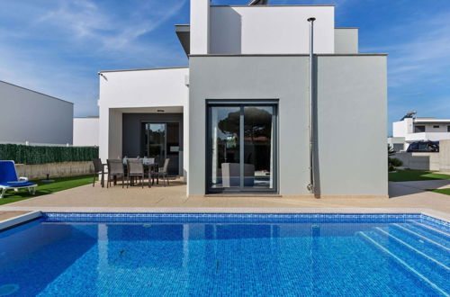 Foto 25 - Luxury Villa With Private Heated Pool