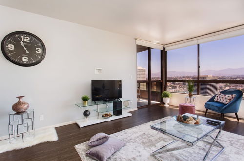 Photo 9 - New Urban Downtown LA Luxury Apartment