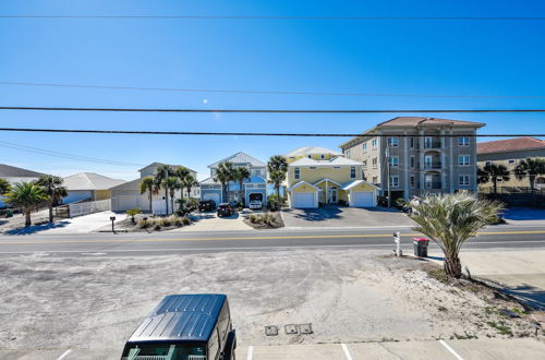 Photo 23 - Front Beach Riviera by Book That Condo