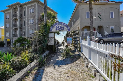 Photo 31 - Front Beach Riviera by Book That Condo