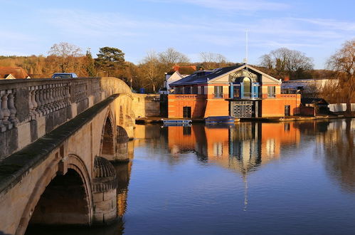 Photo 10 - Captivating 3-bed Apartment in Henley-on-thames