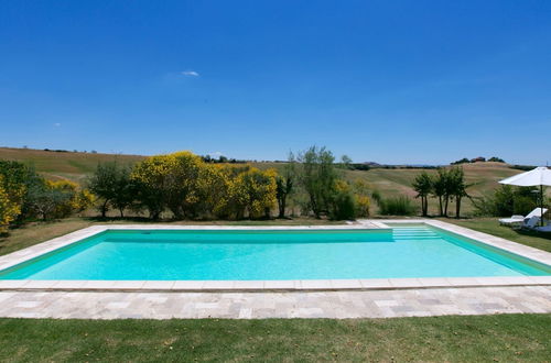 Photo 3 - Belvilla by OYO Farmhouse in Tuscany With Garden