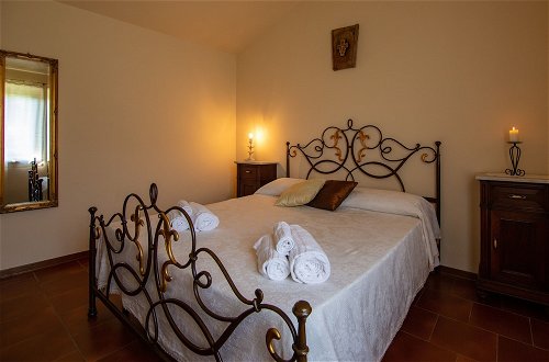 Photo 13 - Wonderful Private Villa With Wifi, Private Pool, TV, Terrace, Pets Allowed, Parking, Close to Arezzo