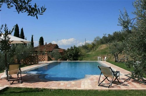 Photo 18 - Wonderful Private Villa With Wifi, Private Pool, TV, Terrace, Pets Allowed, Parking, Close to Arezzo