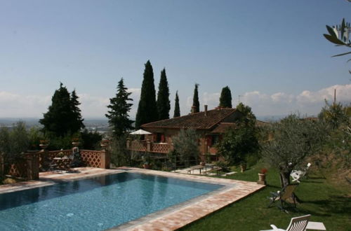 Foto 25 - Wonderful Private Villa With Wifi, Private Pool, TV, Terrace, Pets Allowed, Parking, Close to Arezzo