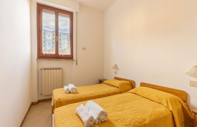 Spacious Lakefront Apartment - Foto 3