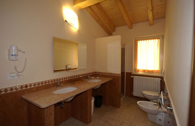 Apartment in Idro With Lake and Mountain Views - Photo 8