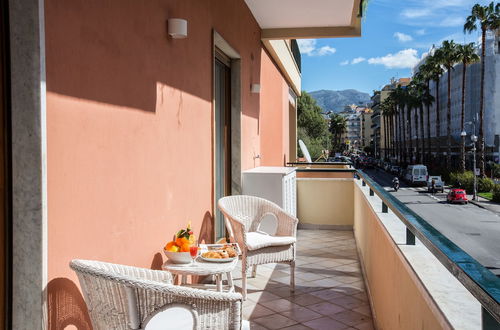 Photo 46 - Modern spacious apartment with terrace, balconies, solarium & gym