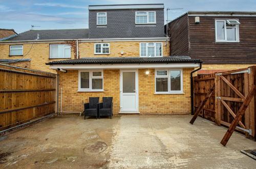 Photo 43 - Rochfords Serviced House with 5 Bedrooms