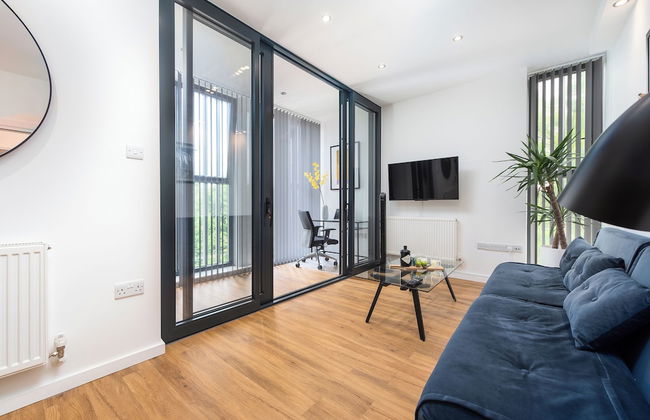 Modern Kingston Home Close to Hampton Court Palace by Underthedoormat - Foto 1