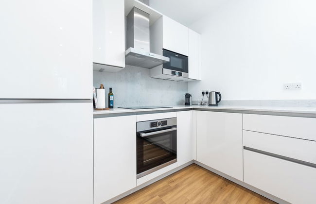 Modern Kingston Home Close to Hampton Court Palace by Underthedoormat - Foto 15