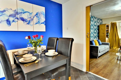 Photo 12 - Manchester Townhouse by Bevolve - 4 Bedrooms - Free Parking