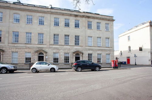 Photo 32 - Central Designer 2 Bedroom Apartment in Portland Square