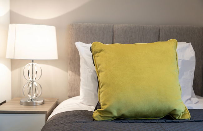 4 Bed - Sleeps 6 - Private Garden - Free Parking - Foto 7