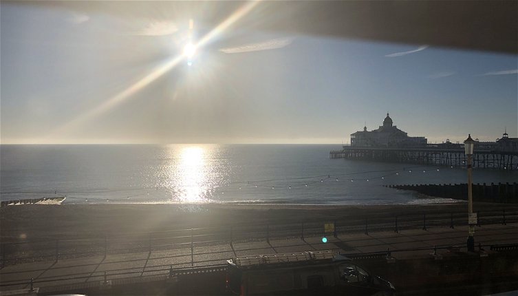 Foto 1 - Beautiful 2 Bed Balcony Apart Seafront Eastbourne